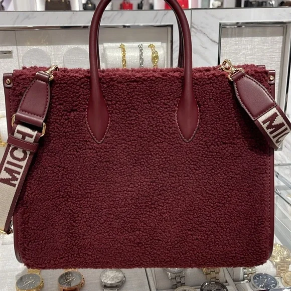 Michael Kors Medium SHEARLING MIRELLA Tote
Shoulder Bag Sherpa 
Oxblood 
NWT - Picture 9 of 16